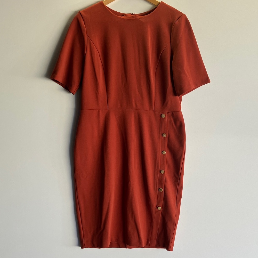 LONDON TIMES Elegant Rust Button-Detail Dress